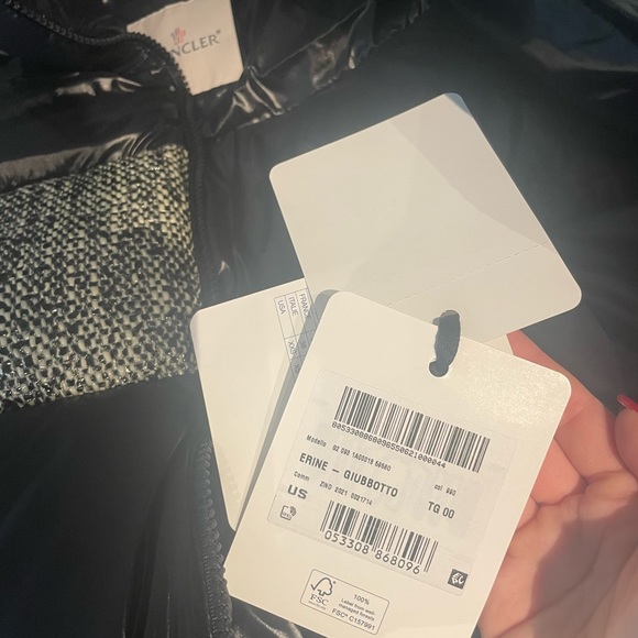 SOLD Moncler Erine Quilted Puffer Jacket - Picture 9 of 16